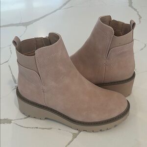 Kohl's Pink Chelsea Boots